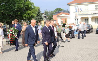 82. rocznica Powstania Warszawskiego - obchody na Rynku w Błoniu 1.08.2026 r. 37