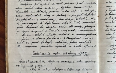 Przekazanie Kroniki Szkolnej Jana Kamosińskiego, Ratusz 12.10.2026 r. 2