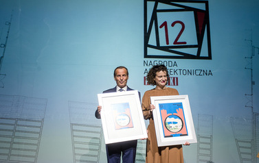 Nagroda Architektoniczną POLITYKI - Grand Prix 2022 za projekt Targu Błonie 11