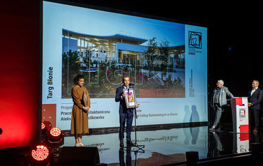Nagroda Architektoniczną POLITYKI - Grand Prix 2022 za projekt Targu Błonie 18