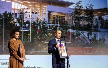 Nagroda Architektoniczną POLITYKI - Grand Prix 2022 za projekt Targu Błonie 19