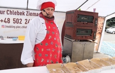 JARMARK ŚWIĄTECZNY W BłONIU - 12-14.12.2025 64