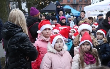 JARMARK ŚWIĄTECZNY W BłONIU - 12-14.12.2025 95