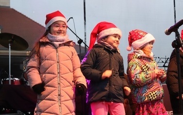 JARMARK ŚWIĄTECZNY W BłONIU - 12-14.12.2025 108