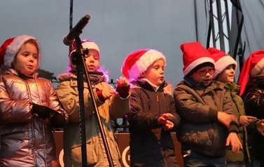 JARMARK ŚWIĄTECZNY W BłONIU - 12-14.12.2025 110