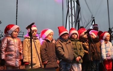 JARMARK ŚWIĄTECZNY W BłONIU - 12-14.12.2025 111