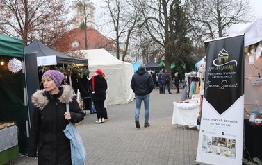 JARMARK ŚWIĄTECZNY W BłONIU - 12-14.12.2025 120