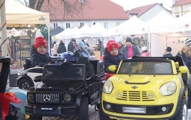 JARMARK ŚWIĄTECZNY W BłONIU - 12-14.12.2025 132