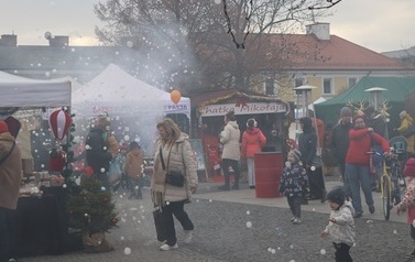 JARMARK ŚWIĄTECZNY W BłONIU - 12-14.12.2025 142