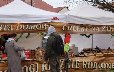 JARMARK ŚWIĄTECZNY W BłONIU - 12-14.12.2025 202