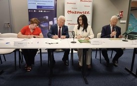 Mazowsze wspiera Błonie! Ponad 2 miliony złotych na inwestycje sportowe i ekologiczne. Podpisanie um&oacute;w w Centrum Sportu w Błoniu 3.08.2026 r. 2