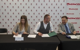 Pozyskaliśmy 226 730,00 zł dofinansowania na remont nawierzchni boiska sportowego ORLIK w Błoniu 12