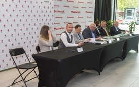 Pozyskaliśmy 226 730,00 zł dofinansowania na remont nawierzchni boiska sportowego ORLIK w Błoniu 13
