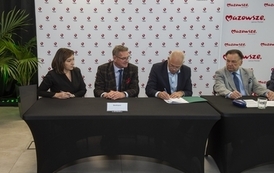 Pozyskaliśmy 226 730,00 zł dofinansowania na remont nawierzchni boiska sportowego ORLIK w Błoniu 30