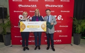 Pozyskaliśmy 226 730,00 zł dofinansowania na remont nawierzchni boiska sportowego ORLIK w Błoniu 32