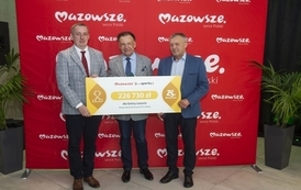 Pozyskaliśmy 226 730,00 zł dofinansowania na remont nawierzchni boiska sportowego ORLIK w Błoniu 39
