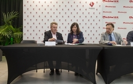 Pozyskaliśmy 226 730,00 zł dofinansowania na remont nawierzchni boiska sportowego ORLIK w Błoniu 55