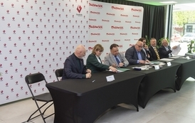 Pozyskaliśmy 226 730,00 zł dofinansowania na remont nawierzchni boiska sportowego ORLIK w Błoniu 61