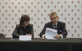 Pozyskaliśmy 226 730,00 zł dofinansowania na remont nawierzchni boiska sportowego ORLIK w Błoniu 63