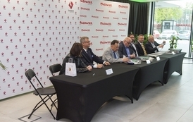 Pozyskaliśmy 226 730,00 zł dofinansowania na remont nawierzchni boiska sportowego ORLIK w Błoniu 65