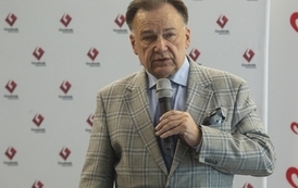 Pozyskaliśmy 226 730,00 zł dofinansowania na remont nawierzchni boiska sportowego ORLIK w Błoniu 76