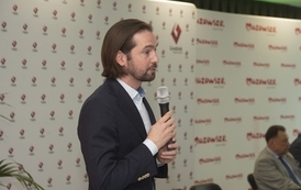 Pozyskaliśmy 226 730,00 zł dofinansowania na remont nawierzchni boiska sportowego ORLIK w Błoniu 82