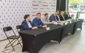 Pozyskaliśmy 226 730,00 zł dofinansowania na remont nawierzchni boiska sportowego ORLIK w Błoniu 88