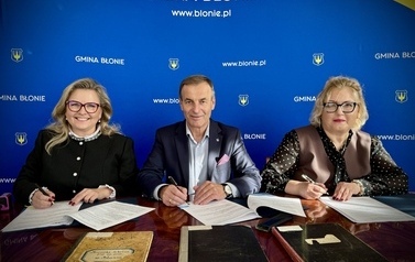 Przekazanie Kroniki Szkolnej Jana Kamosińskiego, Ratusz 12.10.2026 r. 9