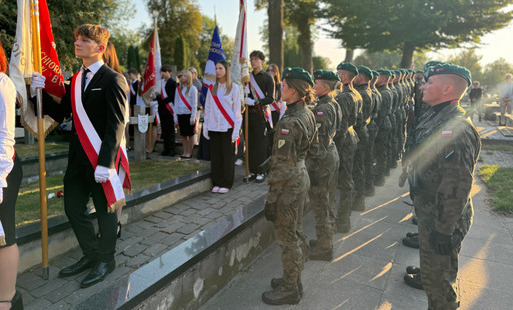 Zdjęcie do &bdquo;Obyśmy nigdy nie zapomnieli&hellip;&rdquo; - relacja z uroczystości 86. rocznicy wybuchu II wojny światowej